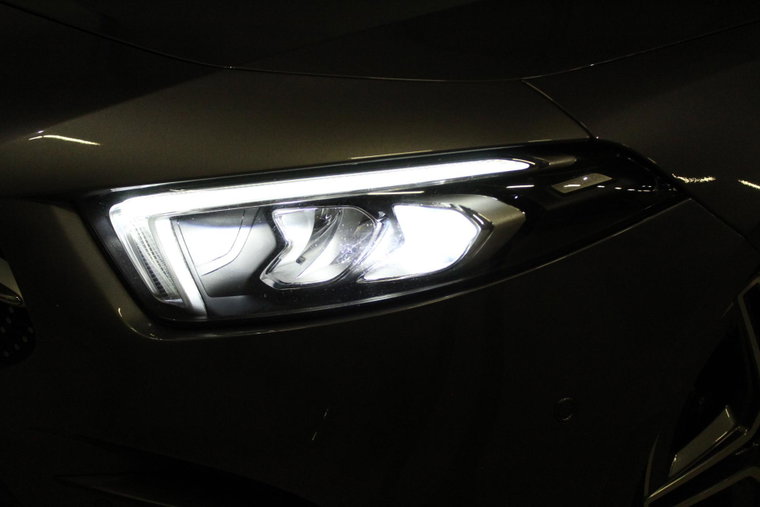 Vehicle Image 30