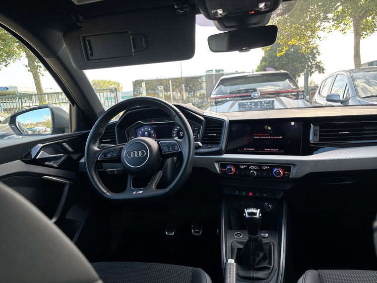 Vehicle Image 33