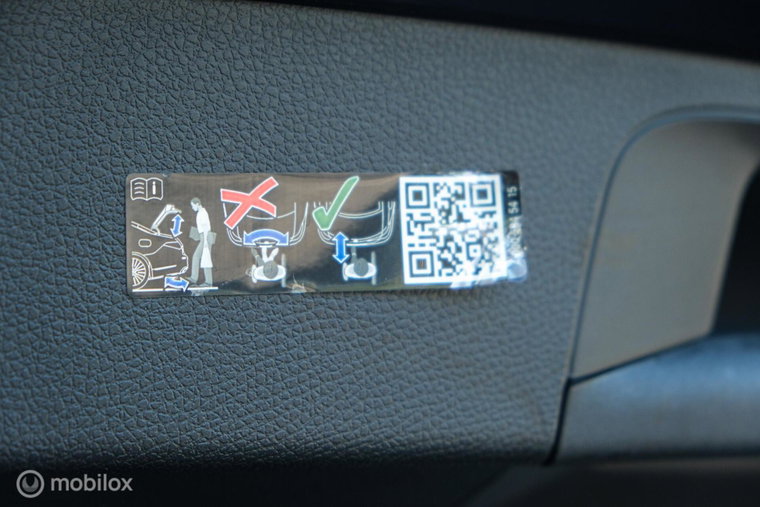Vehicle Image 36