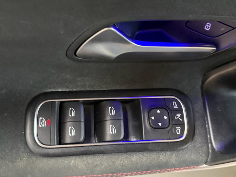 Vehicle Image 28