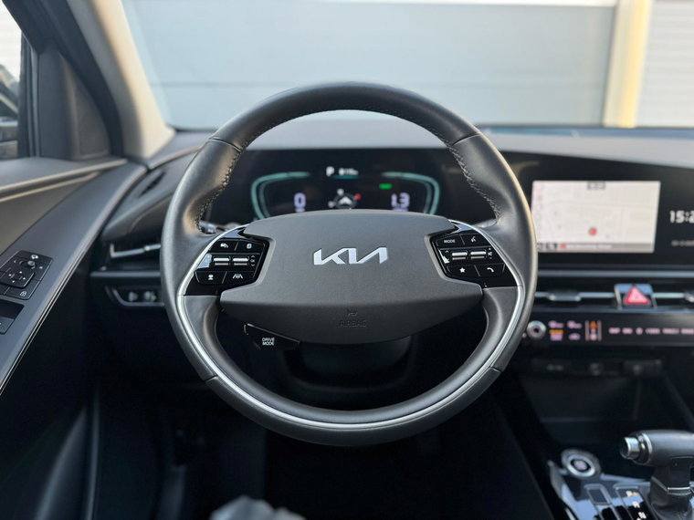 Vehicle Image 24