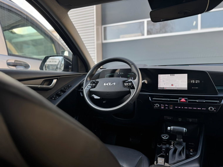 Vehicle Image 30