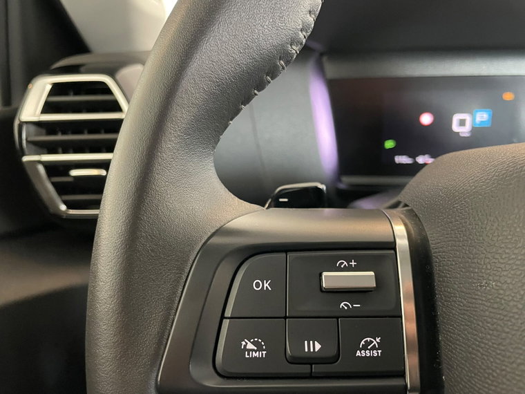 Vehicle Image 26