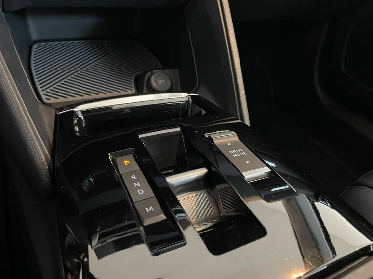 Vehicle Image 38