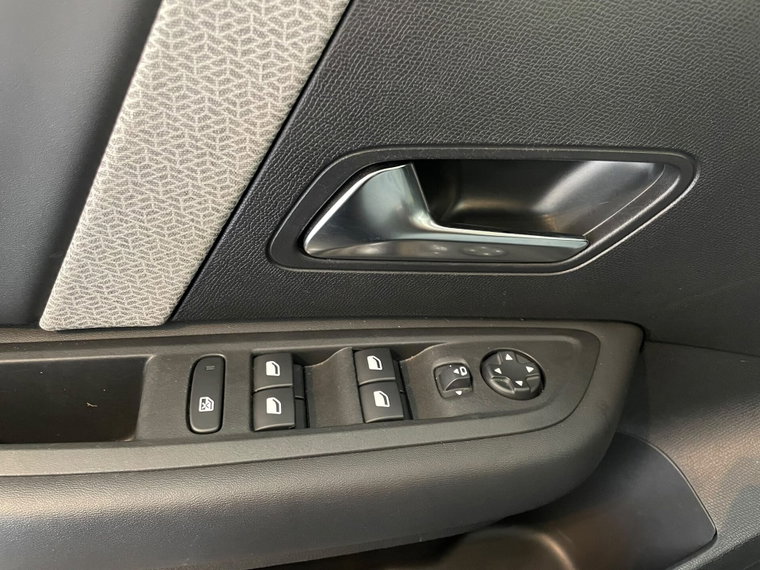 Vehicle Image 40