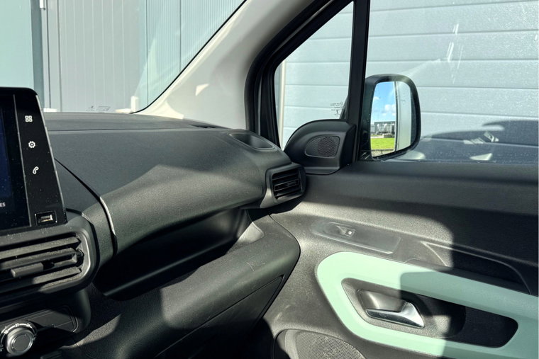 Vehicle Image 20