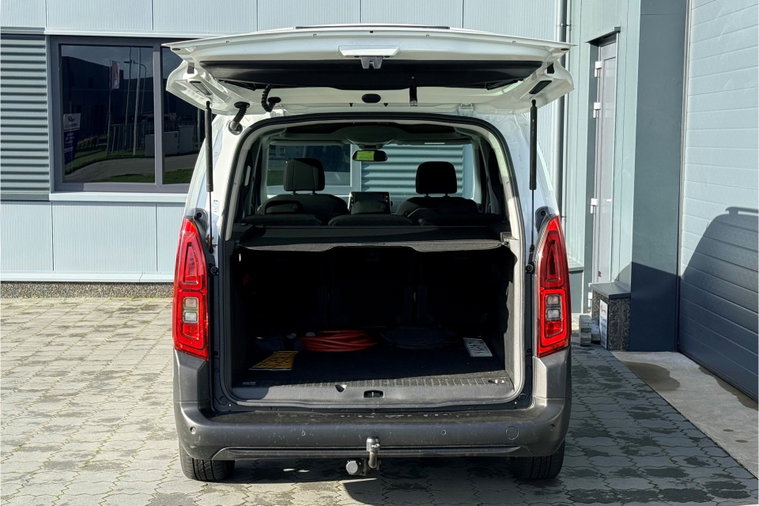 Vehicle Image 28