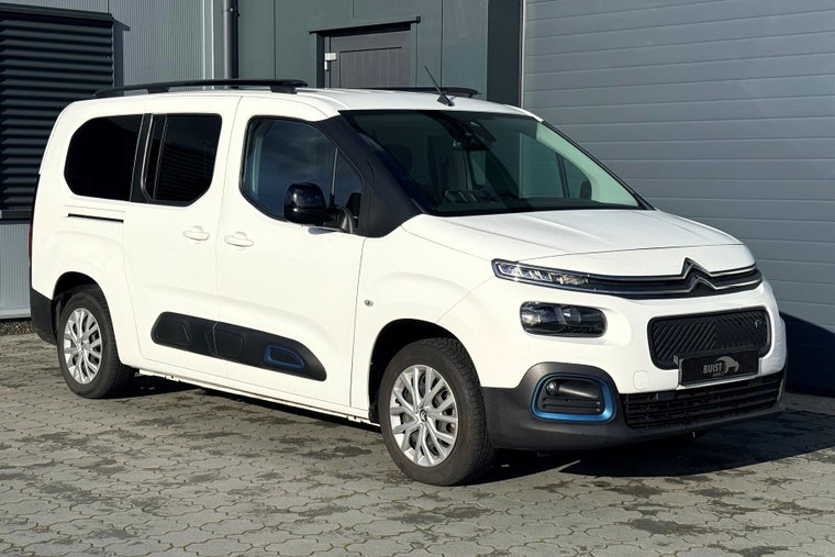 Vehicle Image 32