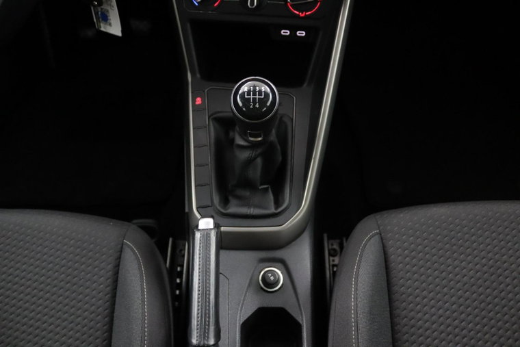 Vehicle Image 26