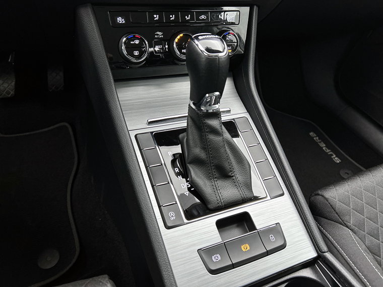 Vehicle Image 28