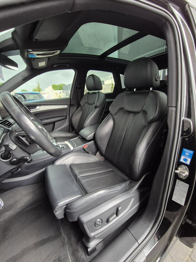 Vehicle Image 30