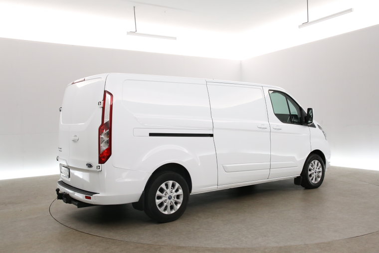 Vehicle Image 25