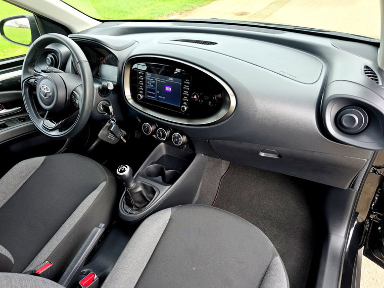 Vehicle Image 12