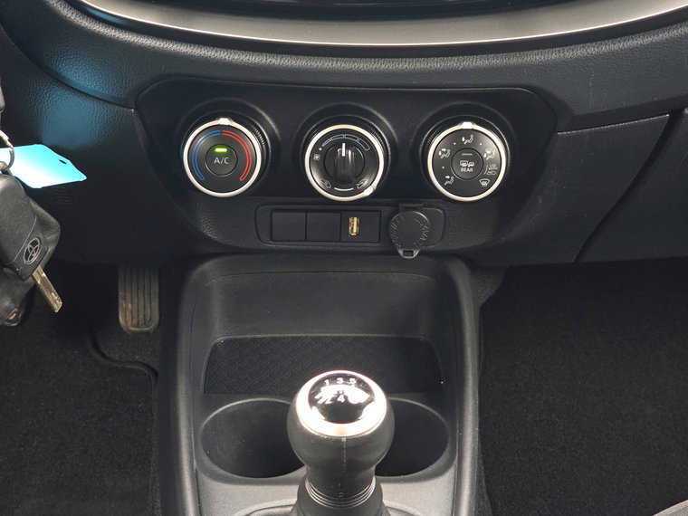 Vehicle Image 16