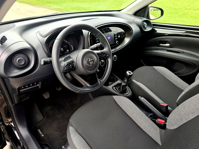 Vehicle Image 21