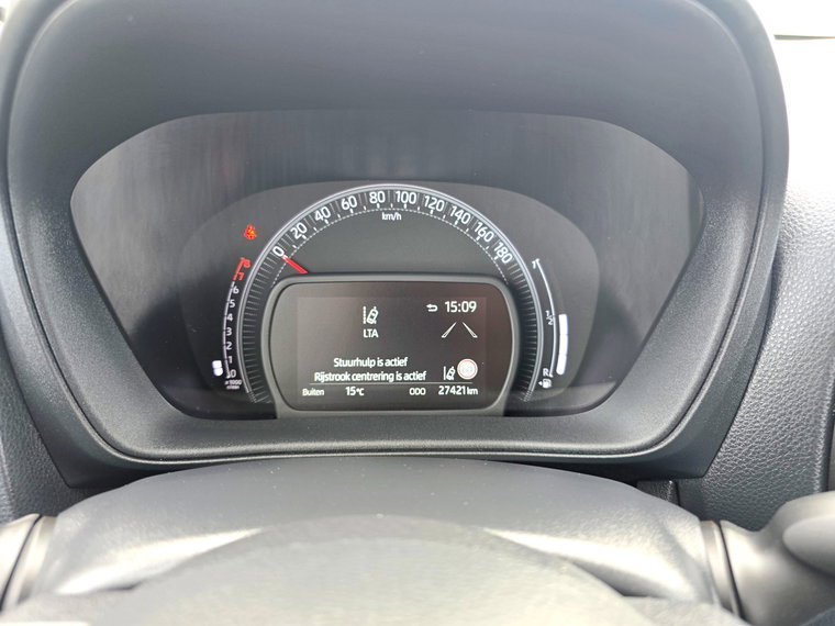Vehicle Image 25