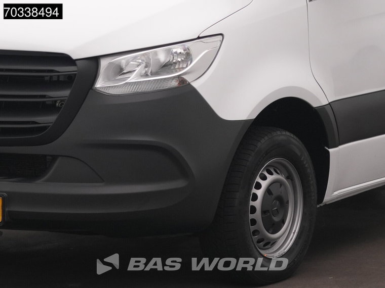 Vehicle Image 41