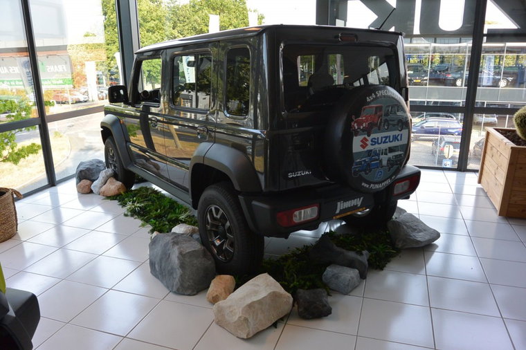 Vehicle Image 42