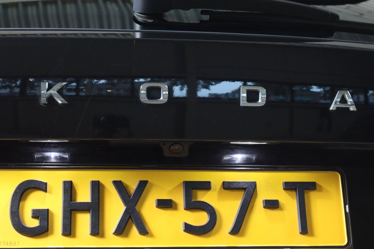 Vehicle Image 25