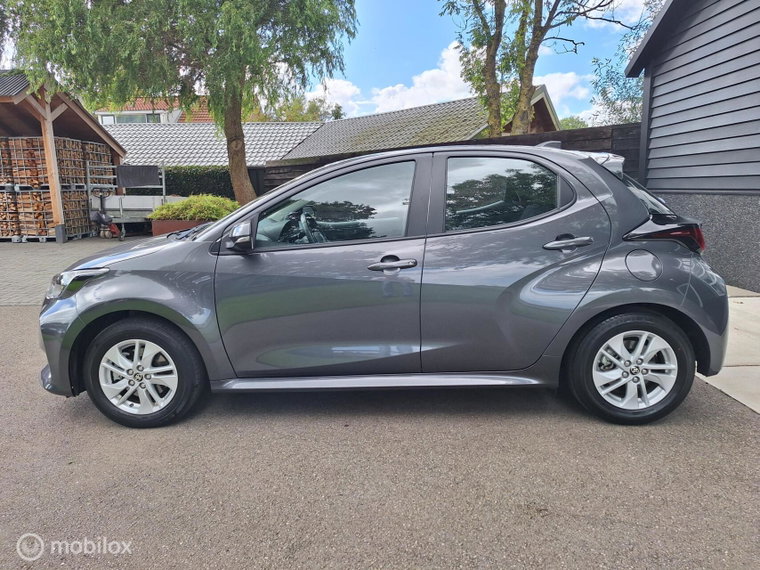 Vehicle Image 4