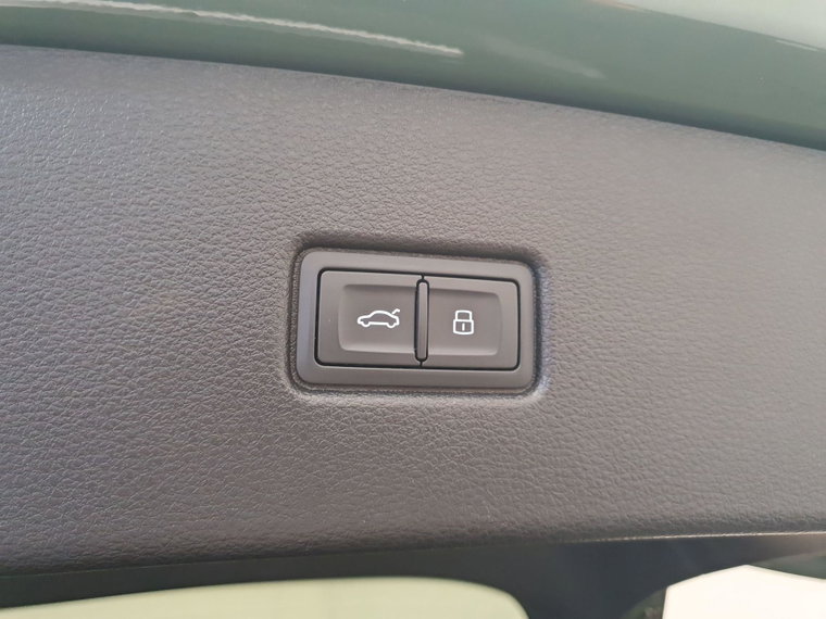 Vehicle Image 29