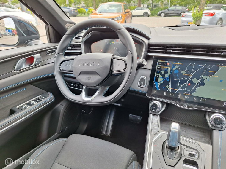Vehicle Image 16