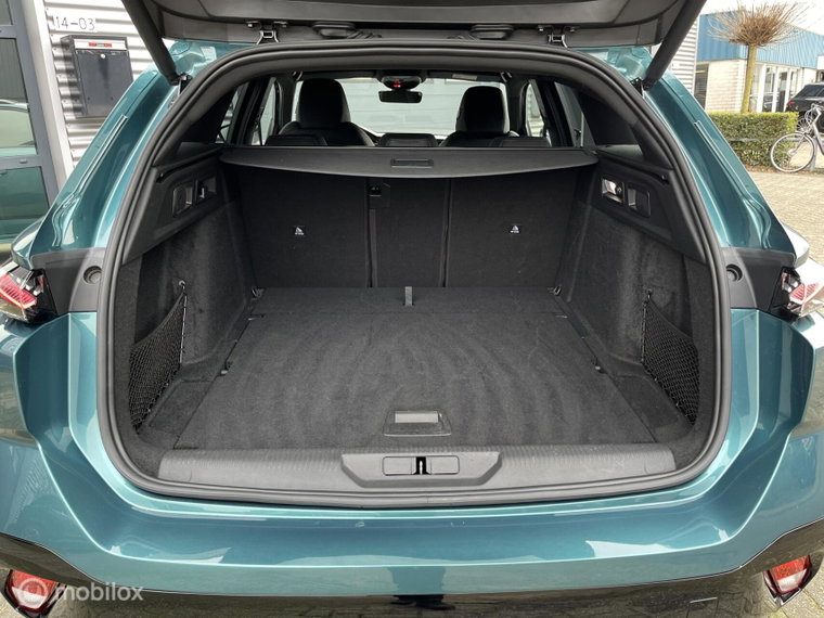 Vehicle Image 32
