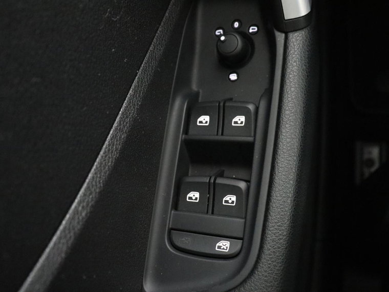 Vehicle Image 28