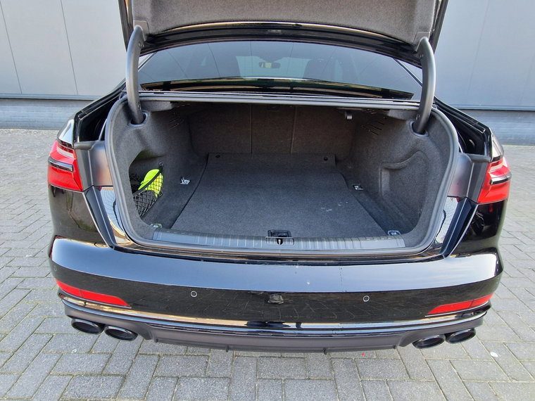 Vehicle Image 19