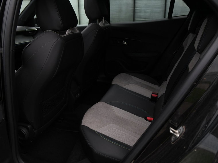 Vehicle Image 37
