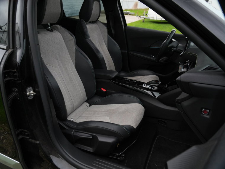 Vehicle Image 40