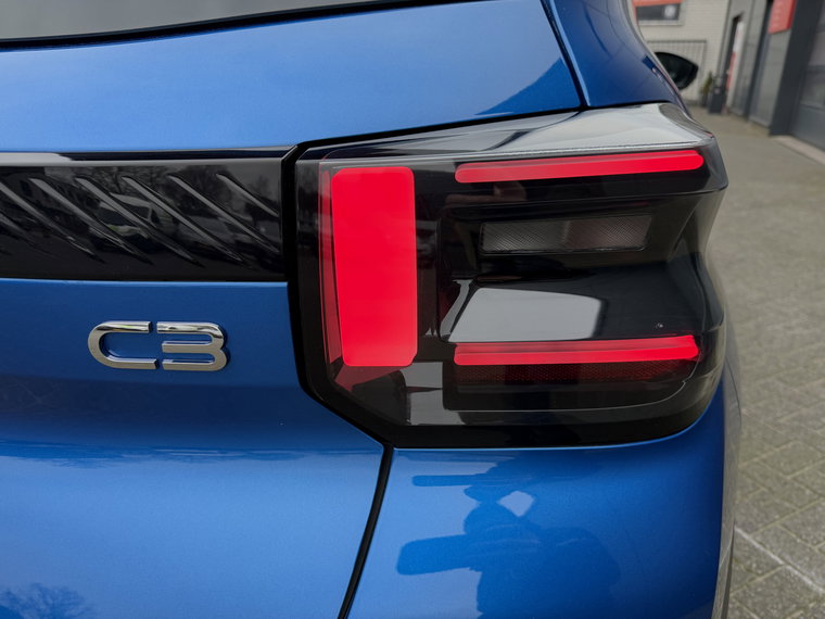 Vehicle Image 27