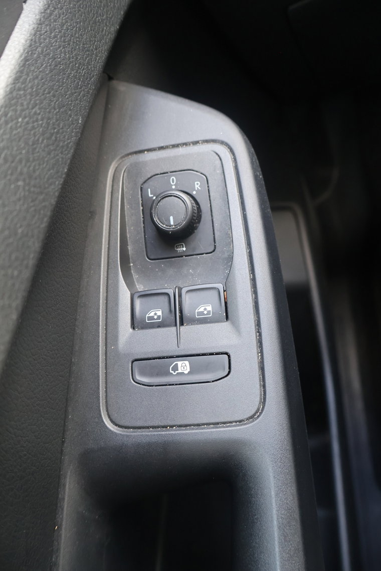 Vehicle Image 28
