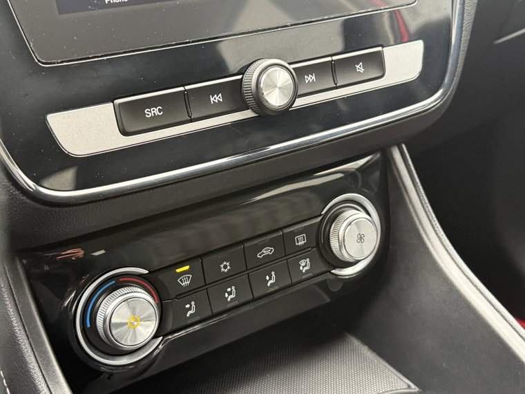 Vehicle Image 28