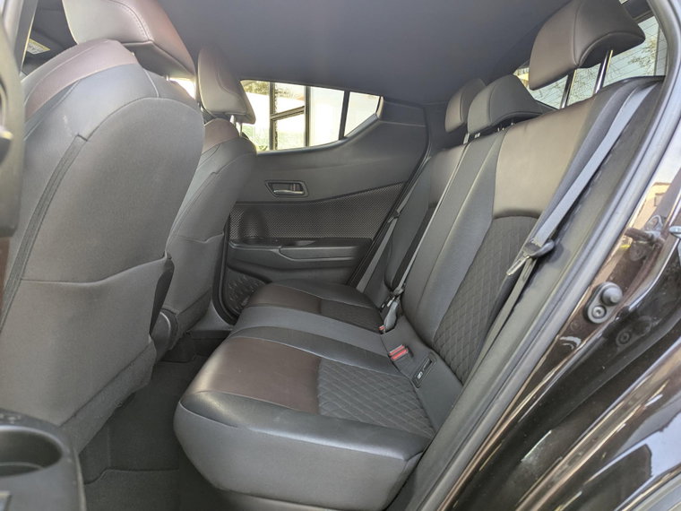 Vehicle Image 16