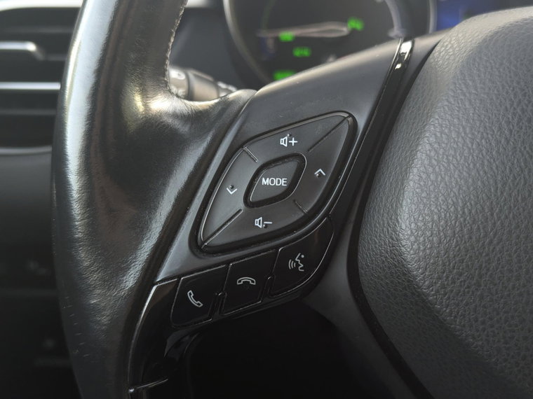 Vehicle Image 25