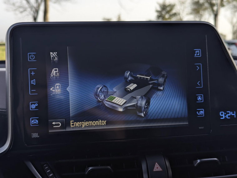 Vehicle Image 32