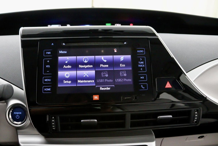 Vehicle Image 25