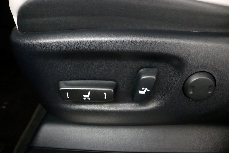 Vehicle Image 32