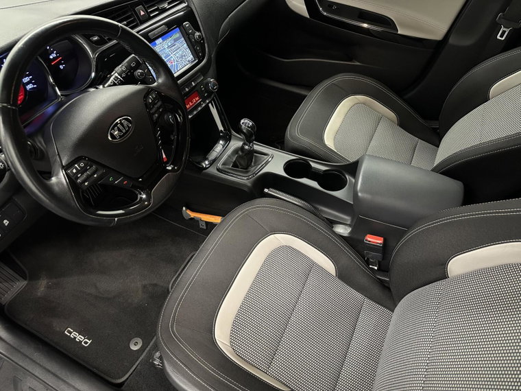Vehicle Image 17