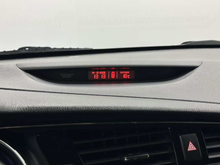 Vehicle Image 32