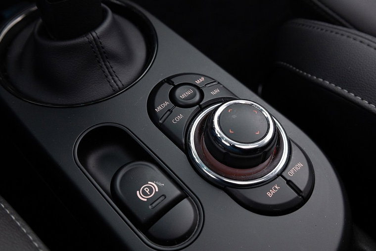 Vehicle Image 23