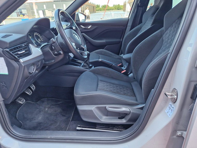 Vehicle Image 22