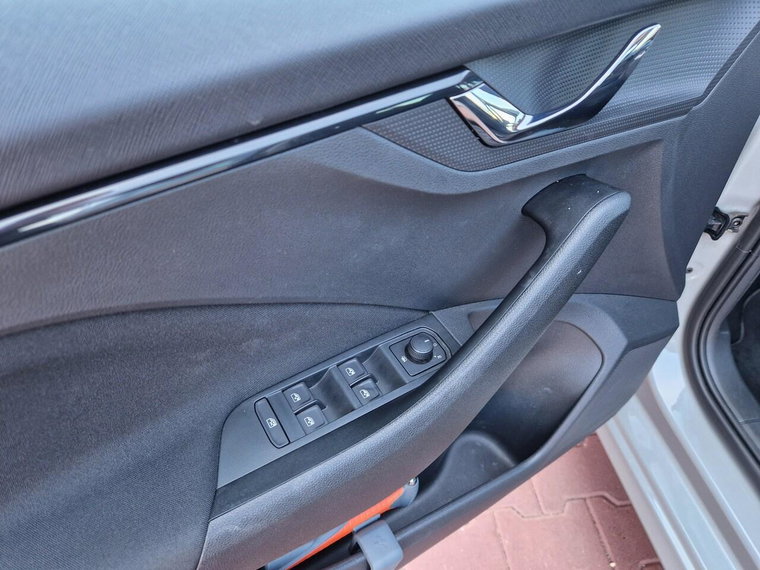 Vehicle Image 24