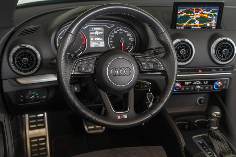 Vehicle Image 19