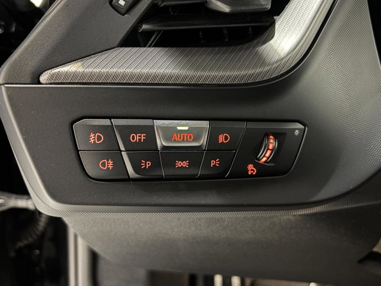 Vehicle Image 29