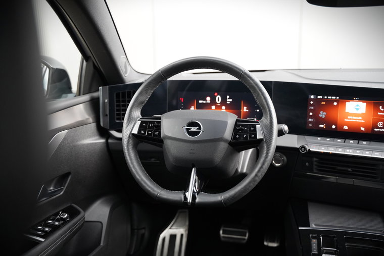 Vehicle Image 35