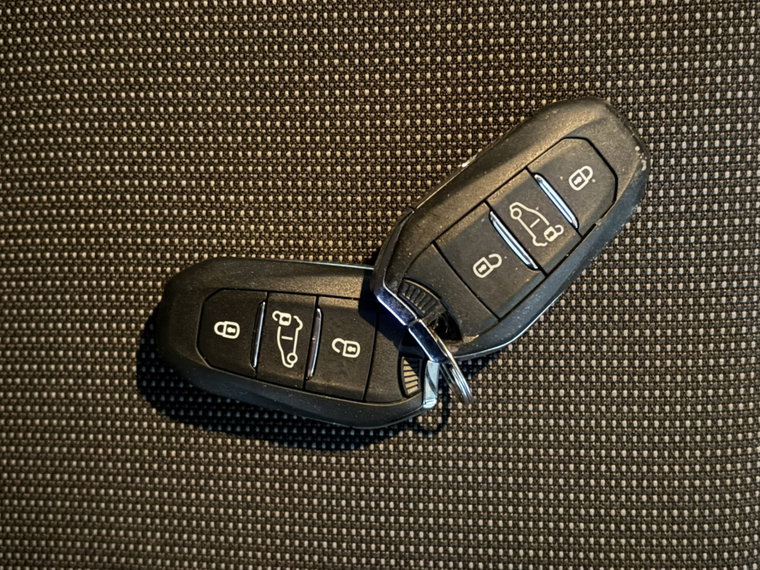 Vehicle Image 18