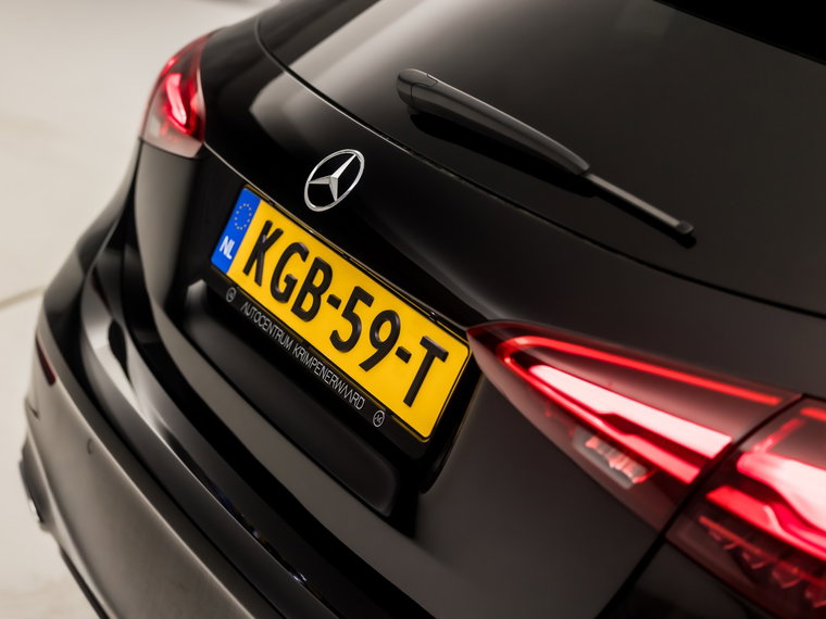 Vehicle Image 32