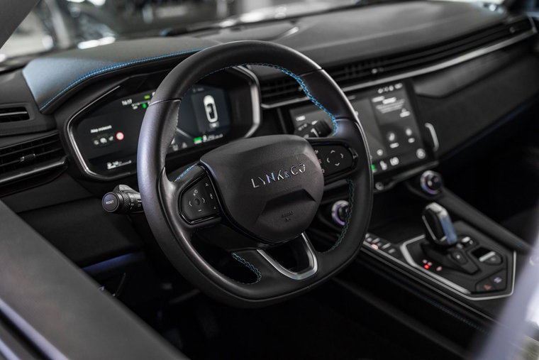 Vehicle Image 16